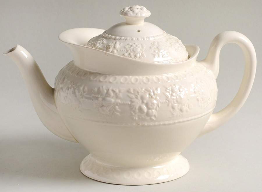 Wellesley Teapot & Lid by Wedgwood-1
