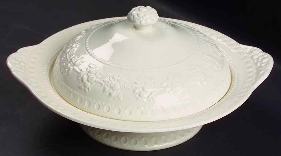 Wellesley Round Covered Vegetable by Wedgwood-1