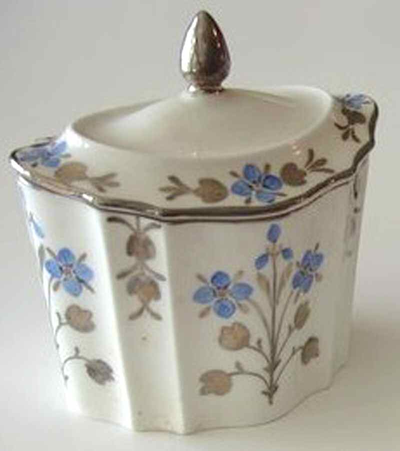 WH1583 Sugar Bowl & Lid by Wedgwood-1