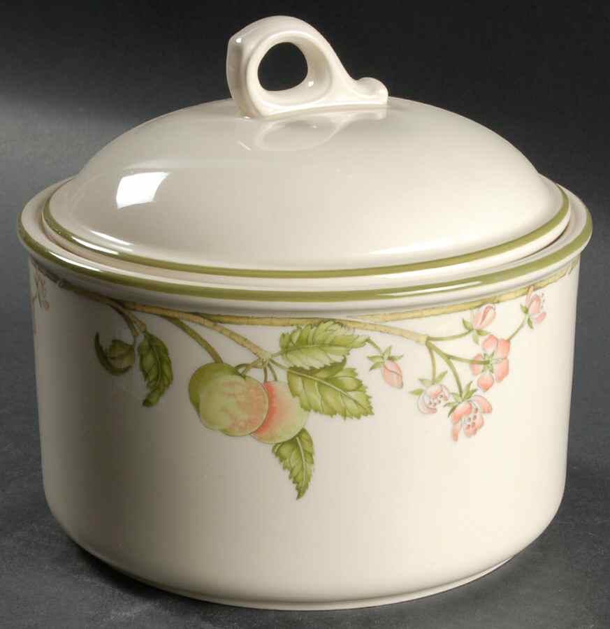 Wild Apple (Granada Sterling Shape) 2 Qt Round Covered Casserole by Wedgwood-1