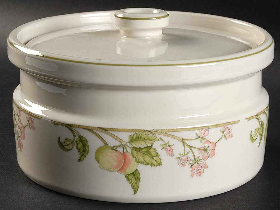 Wild Apple (Granada Sterling Shape) 1.5 Qt Round Covered Casserole by Wedgwood-1