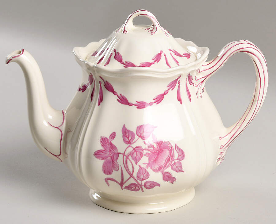 Williamsburg Husk Teapot & Lid by Wedgwood-1