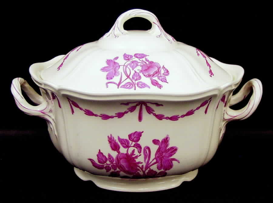 Williamsburg Husk Tureen &  Lid by Wedgwood-1
