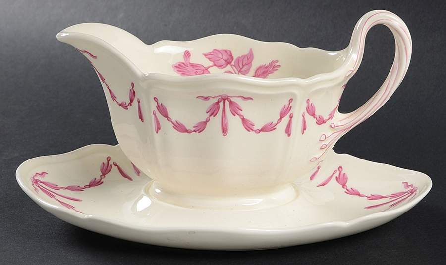 Williamsburg Husk Gravy Boat with Attached Underplate by Wedgwood-1