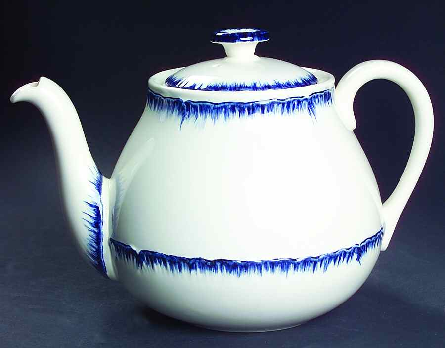 Williamsburg Blue Teapot & Lid by Wedgwood-1
