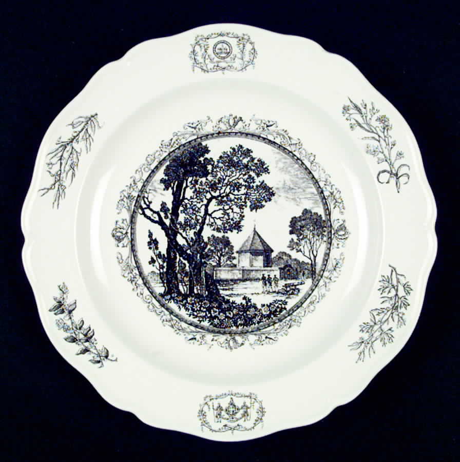 Williamsburg Virginia Dinner Plate by Wedgwood-1