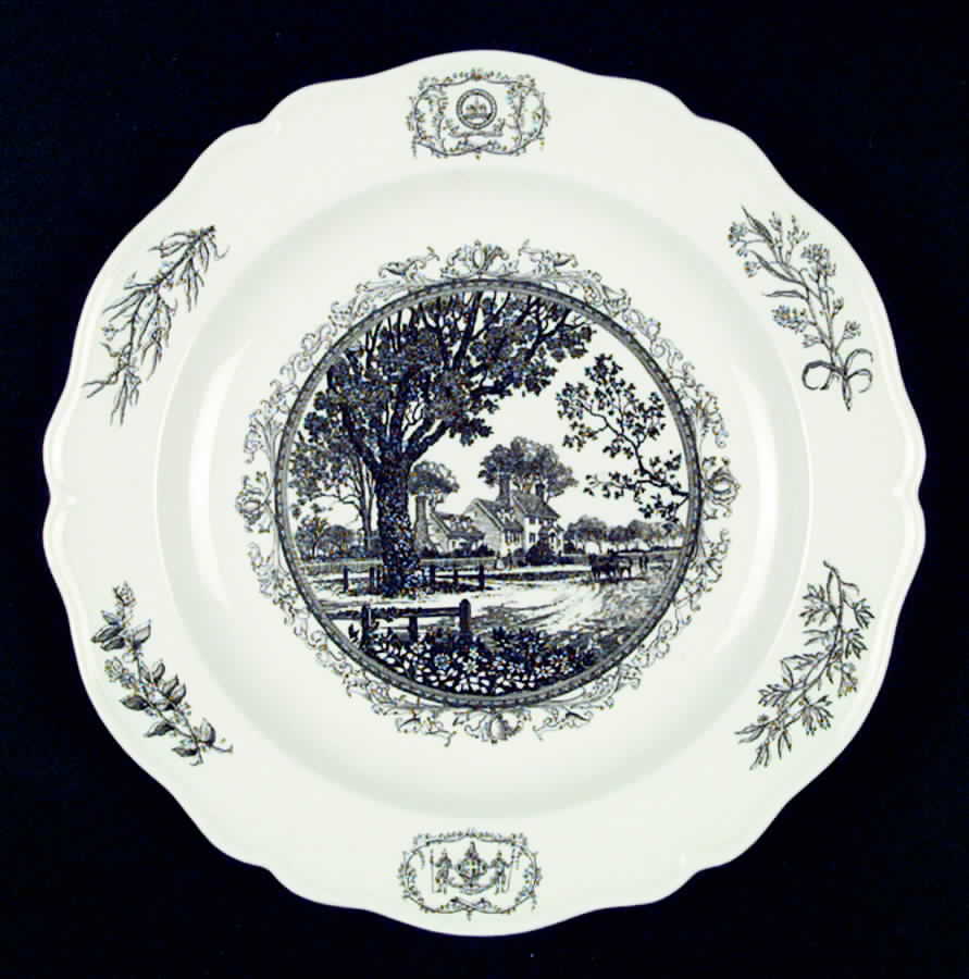 Williamsburg Virginia Dinner Plate by Wedgwood-1