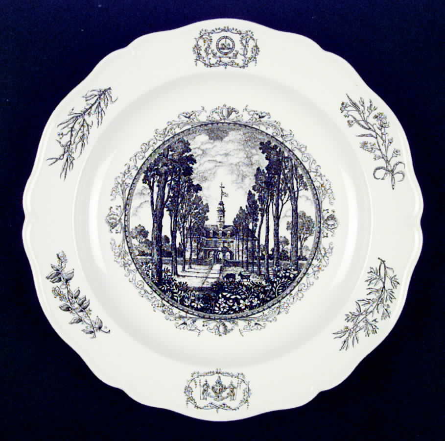 Williamsburg Virginia Dinner Plate by Wedgwood-1