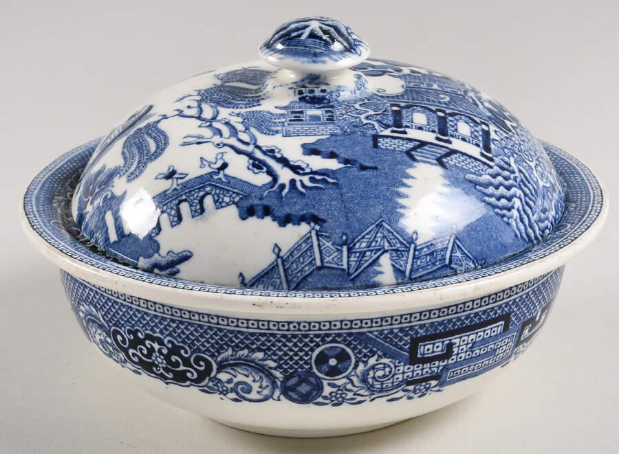Willow Blue (Older, Smooth) Soap Box with Lid and Strainer by Wedgwood-1