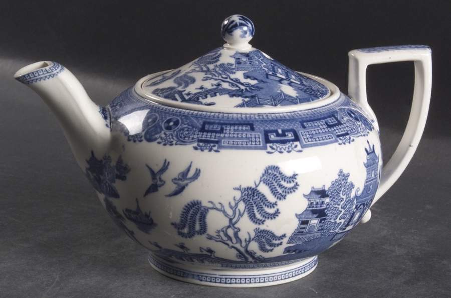 Willow Blue (Older, Smooth) Mini Teapot & Lid by Wedgwood-1