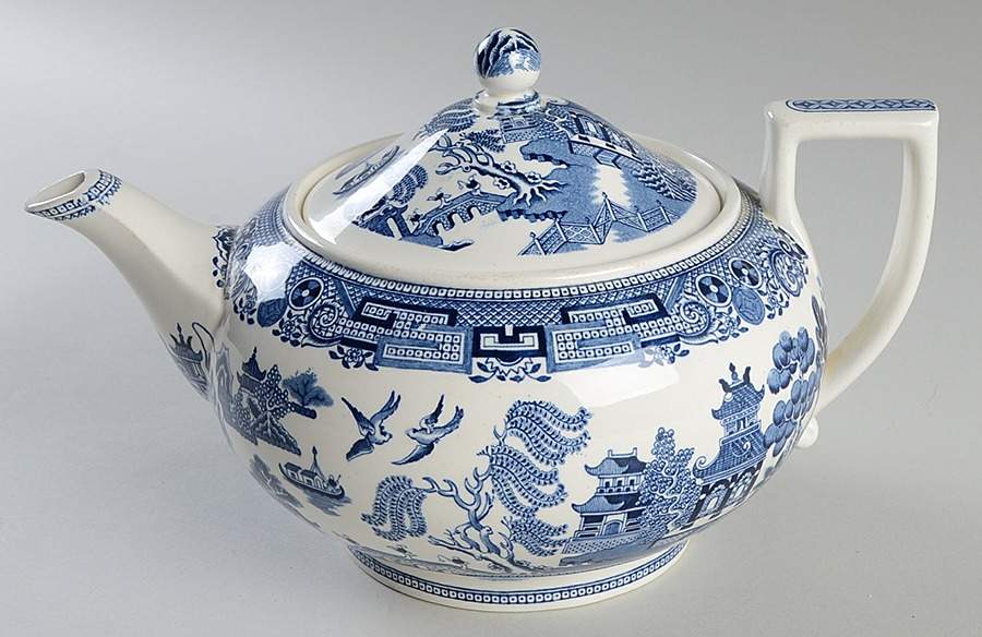 Willow Blue (Older, Smooth) Teapot & Lid by Wedgwood-1