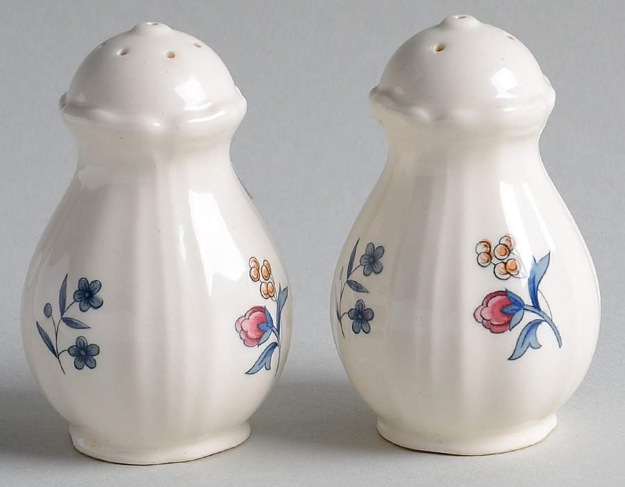 Williamsburg Potpourri Salt & Pepper Set (4 & 7 Holes) by Wedgwood-1