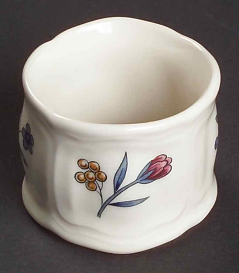Williamsburg Potpourri Napkin Ring by Wedgwood-1