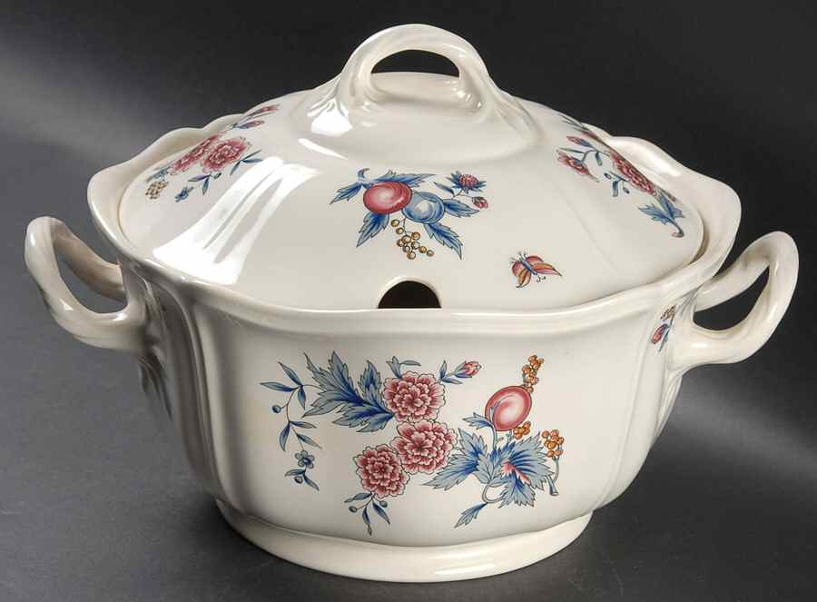 Williamsburg Potpourri Tureen &  Lid by Wedgwood-1