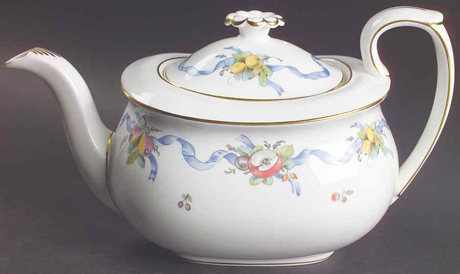 Williamsburg Ribbon Teapot & Lid by Wedgwood-1