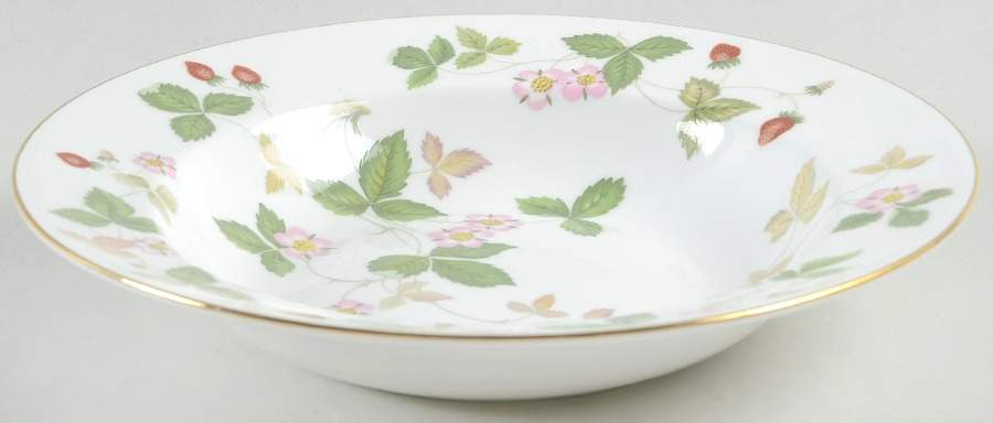 Wild Strawberry (Bone & Oven To Table) Rim Soup Bowl by Wedgwood-1