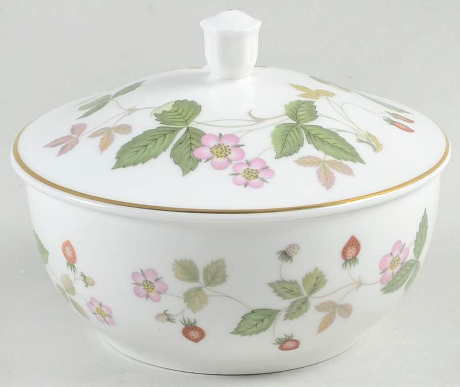 Wild Strawberry (Bone & Oven To Table) 4" Round Box & Lid by Wedgwood-1