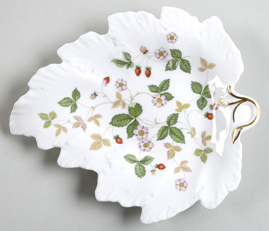 Wild Strawberry (Bone & Oven To Table) 7" Leaf Dish by Wedgwood-1