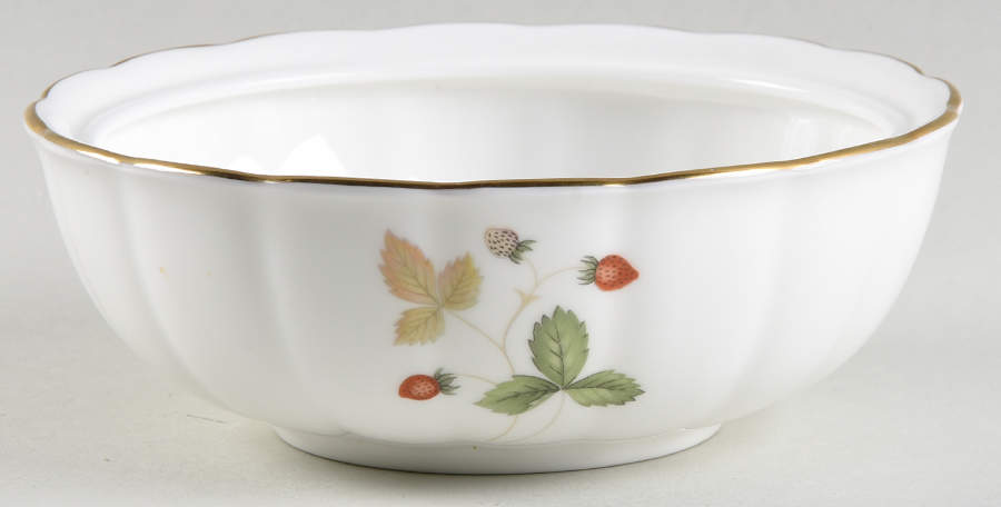 Wild Strawberry (Bone & Oven To Table) Murray Dish, No Lid by Wedgwood-1