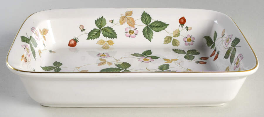 Wild Strawberry (Bone & Oven To Table) 10" Rectangular Baker by Wedgwood-1