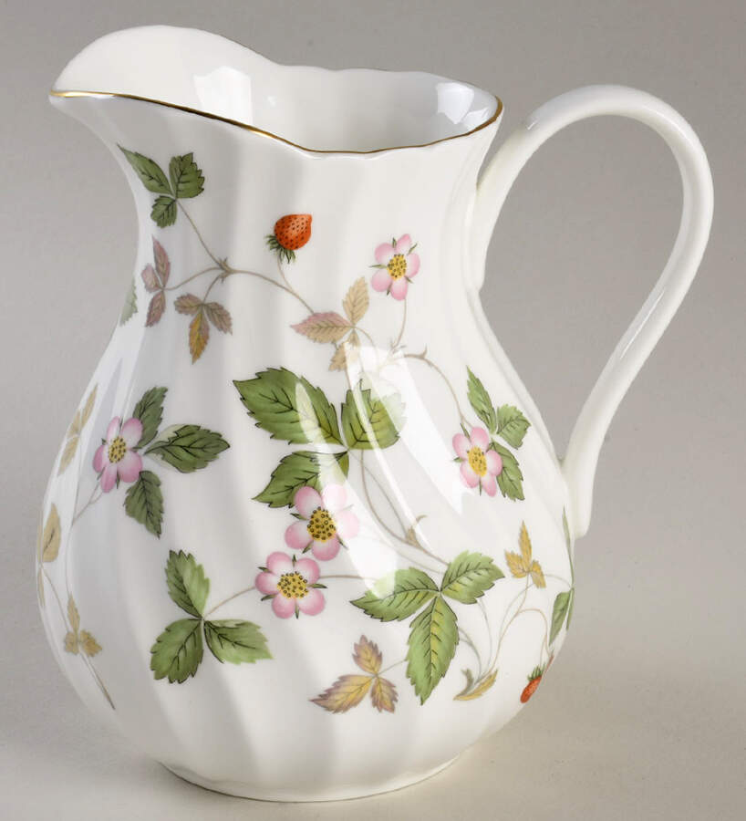 Wild Strawberry (Bone & Oven To Table) 20 Oz Jug by Wedgwood-1