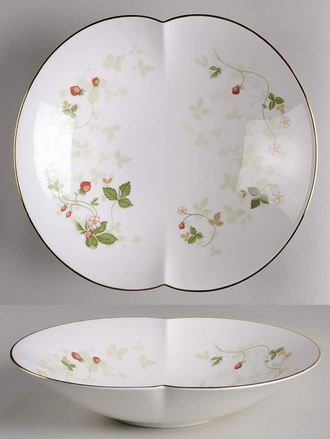 Wild Strawberry (Bone & Oven To Table) 10" Shallow Round Bowl by Wedgwood-1