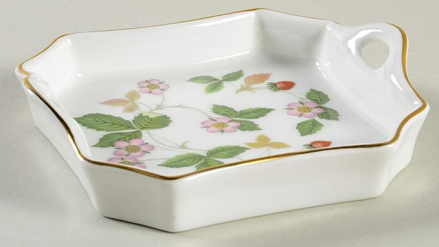 Wild Strawberry (Bone & Oven To Table) 4" Trinket Tray by Wedgwood-1
