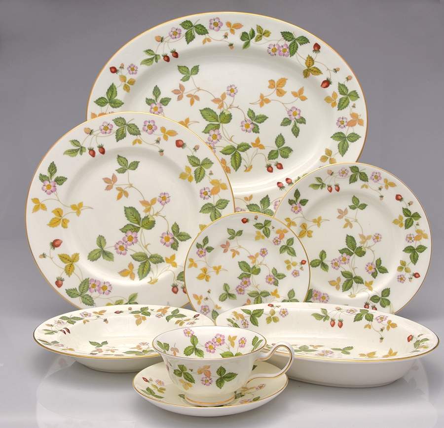Wild Strawberry (Bone & Oven To Table) 50 Piece Estate Set by Wedgwood-1