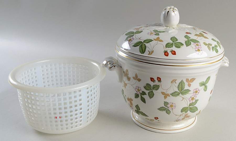 Wild Strawberry (Bone & Oven To Table) Ice Bucket & Lid w/Plastic Liner by Wedgwood-1