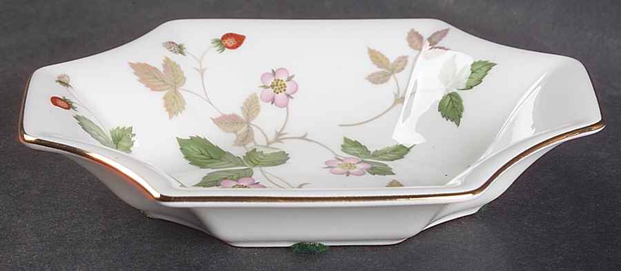 Wild Strawberry (Bone & Oven To Table) Sweet Meat Dish by Wedgwood-1