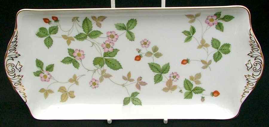 Wild Strawberry (Bone & Oven To Table) 10" Sandwich Tray by Wedgwood-1