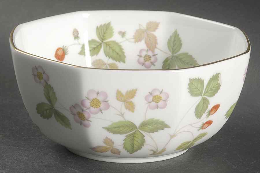 Wild Strawberry (Bone & Oven To Table) 4" Octagonal Bowl by Wedgwood-1