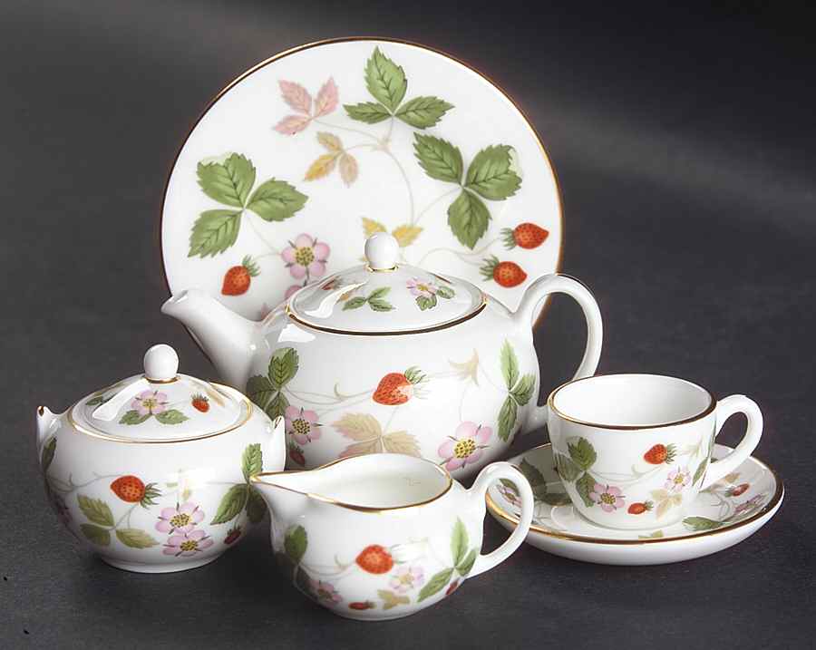 Wild Strawberry (Bone & Oven To Table) Miniature Tea Set (Creamer, Suger, Tea Pot) by Wedgwood-1