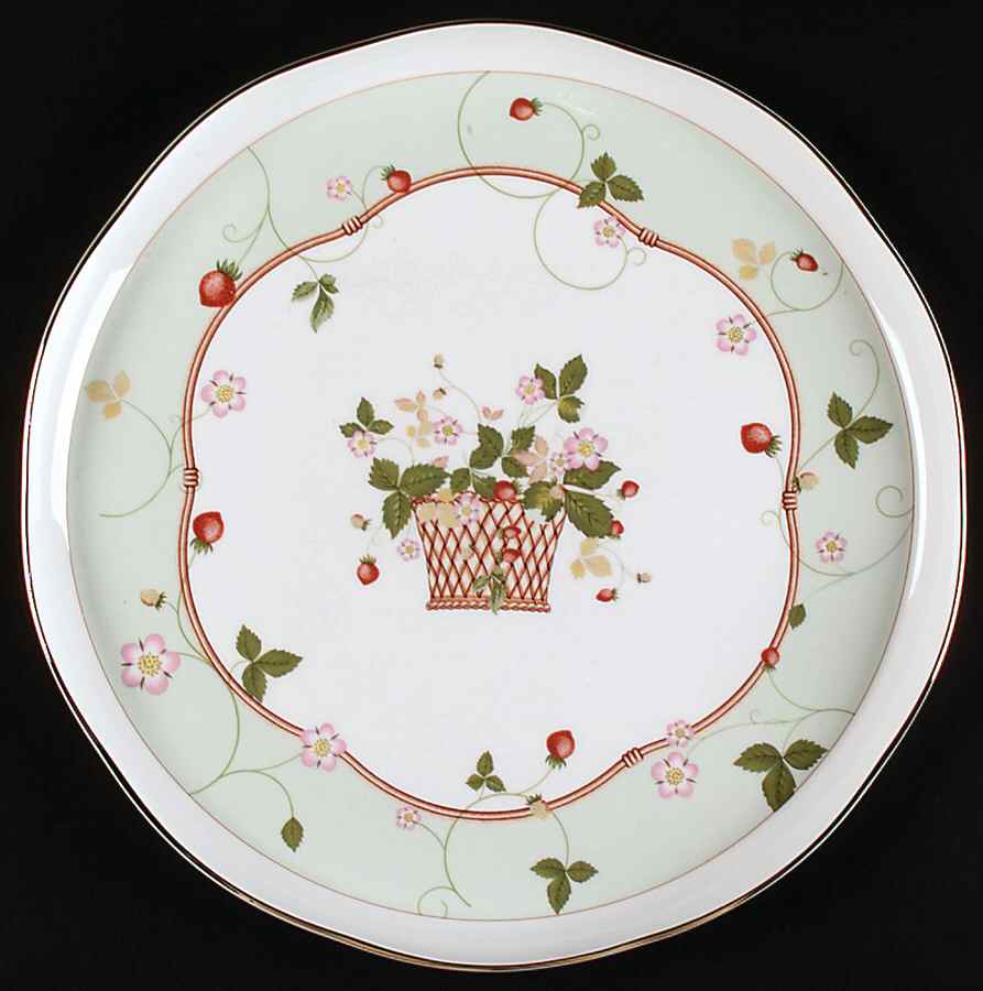 Wild Strawberry (Bone & Oven To Table) Petal Edge Tray by Wedgwood-1