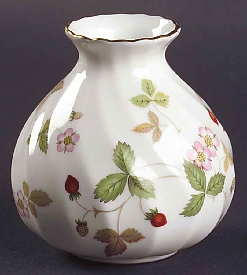 Wild Strawberry (Bone & Oven To Table) 3" Vase by Wedgwood-1