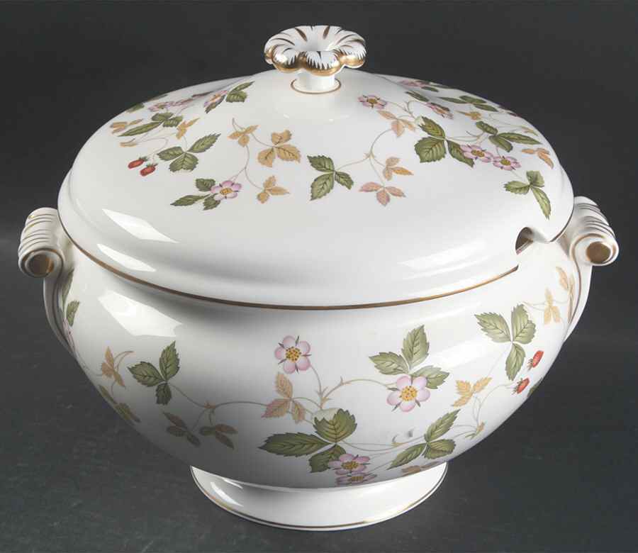 Wild Strawberry (Bone & Oven To Table) Tureen &  Lid by Wedgwood-1