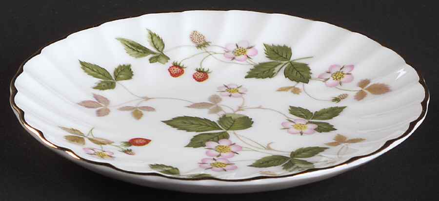 Wild Strawberry (Bone & Oven To Table) Oblong Templeton Tray by Wedgwood-1