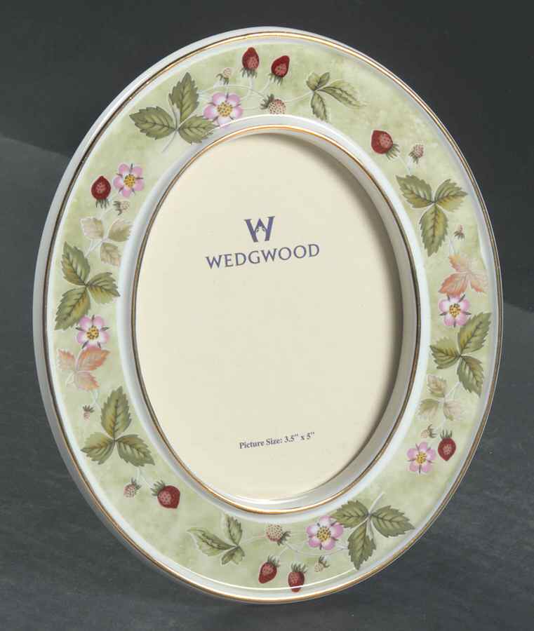 Wild Strawberry (Bone & Oven To Table) 6" Oval Picture Frame by Wedgwood-1