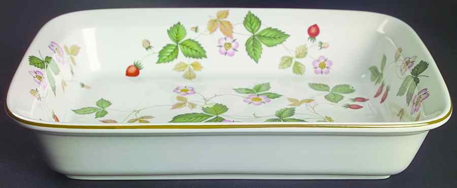 Wild Strawberry (Bone & Oven To Table) 10" Rectangular Baker by Wedgwood-1