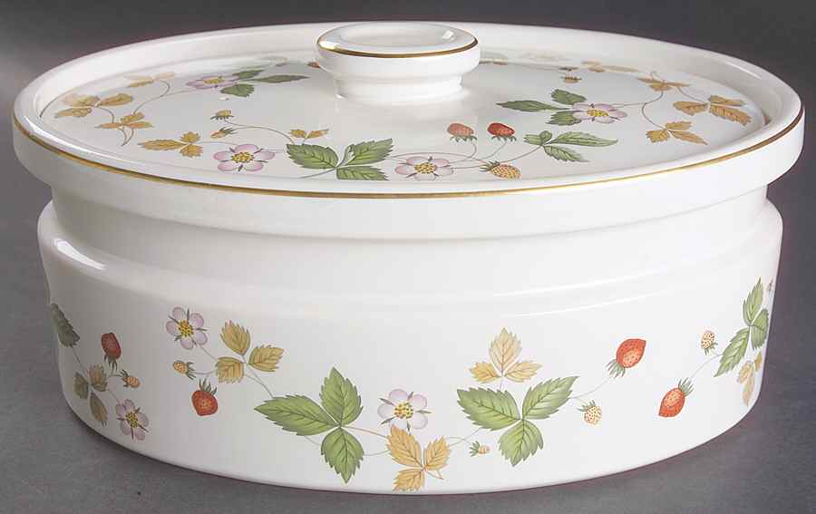 Wild Strawberry (Bone & Oven To Table) 2.5 Qt Oval Covered Casserole by Wedgwood-1