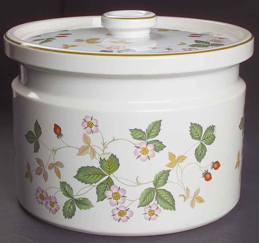 Wild Strawberry (Bone & Oven To Table) 3.5 Quart Round Covered Casserole by Wedgwood-1