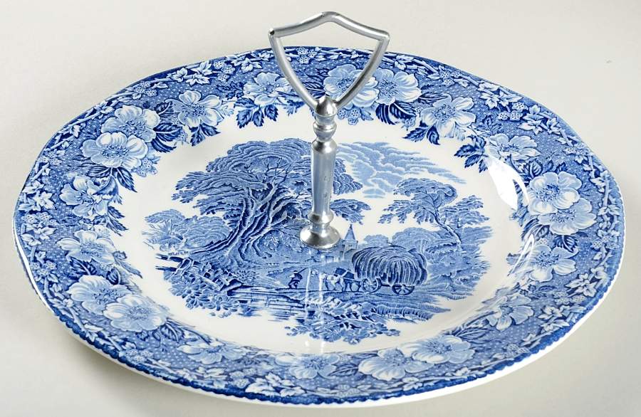 Woodland Round Serving Plate with Handle (CH) by Wedgwood-1