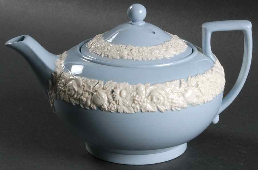 Rose (Cream Color on Lavender) Teapot & Lid by Wedgwood-1