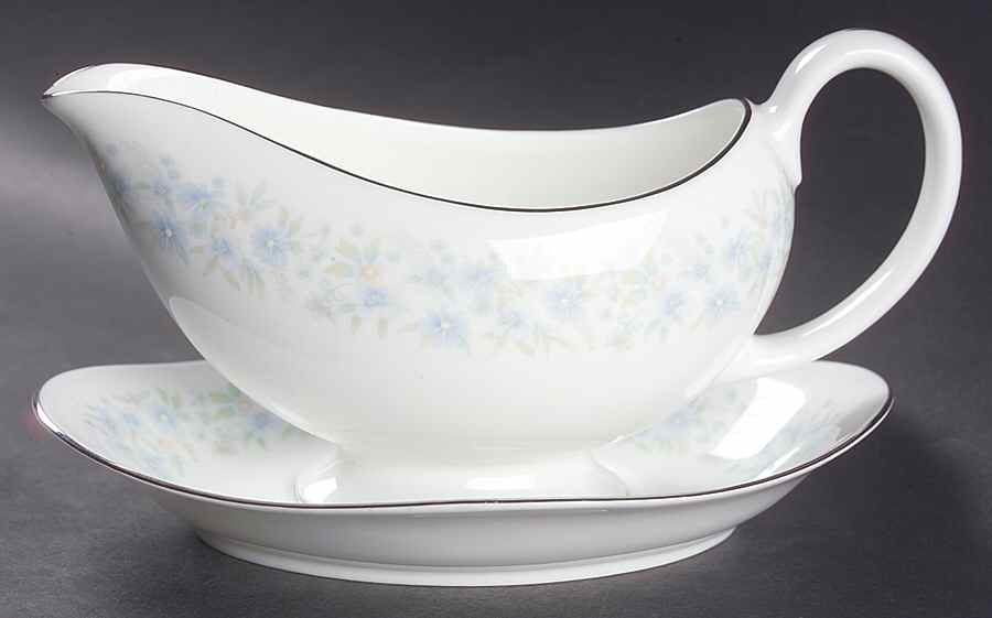 Wyndham Gravy Boat & Underplate by Wedgwood-1