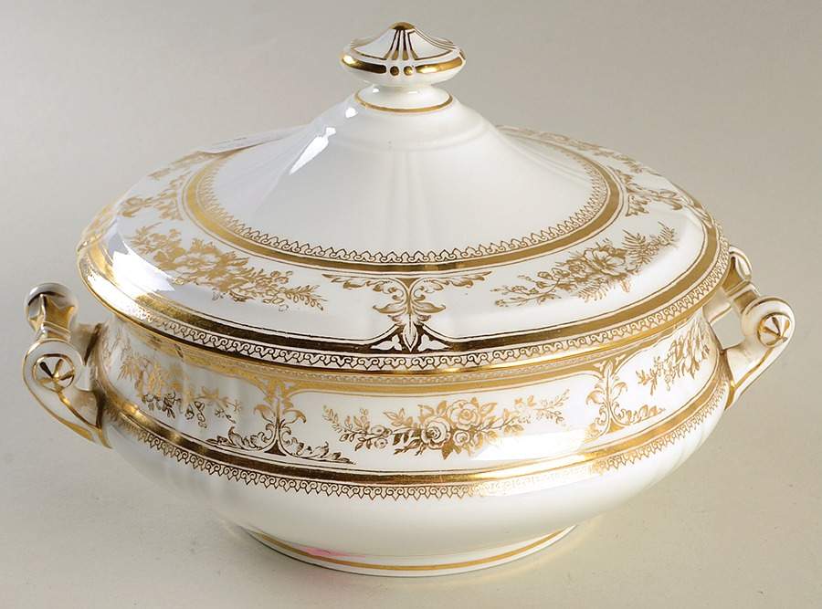 X2830 Round Covered Vegetable by Wedgwood-1