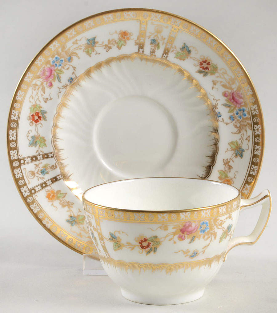 X3525 Flat Cup & Saucer Set by Wedgwood-1