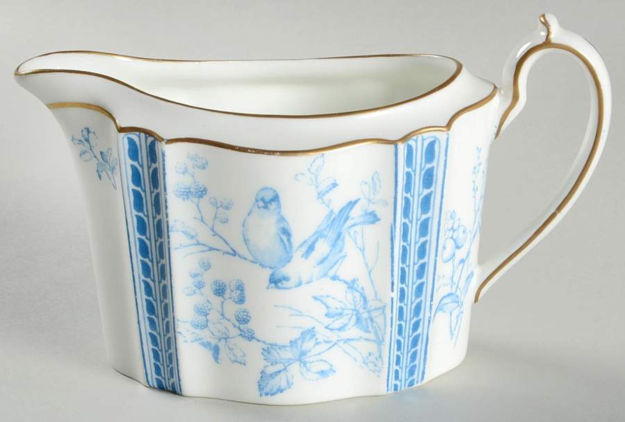 Y2715 Creamer by Wedgwood-1