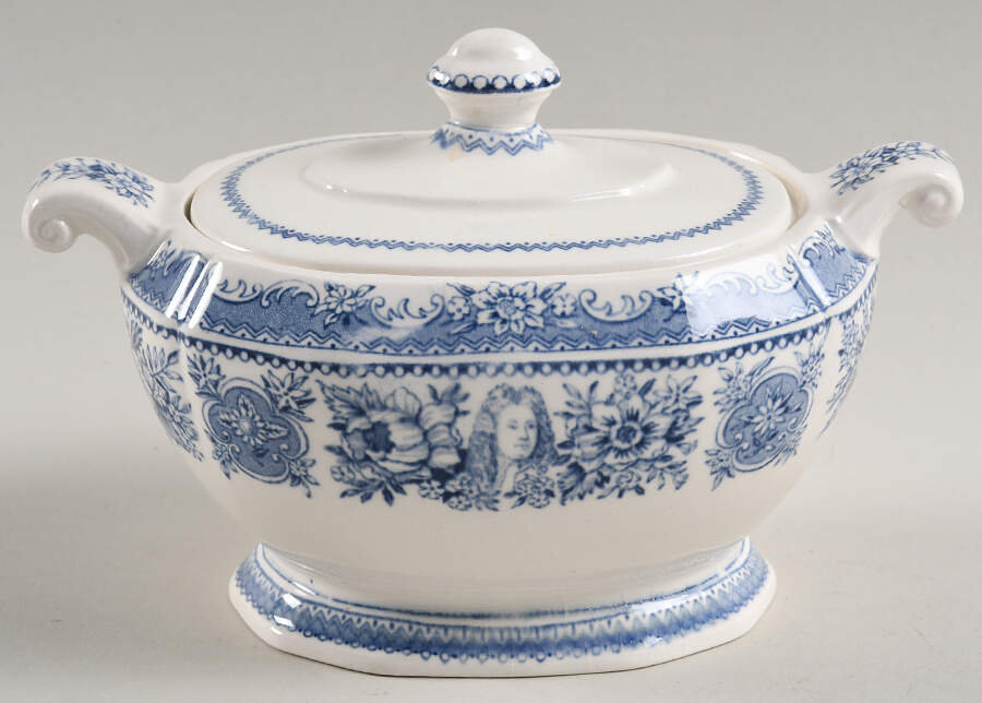 Yale University Blue (Not Embossed) Sugar Bowl & Lid by Wedgwood-1