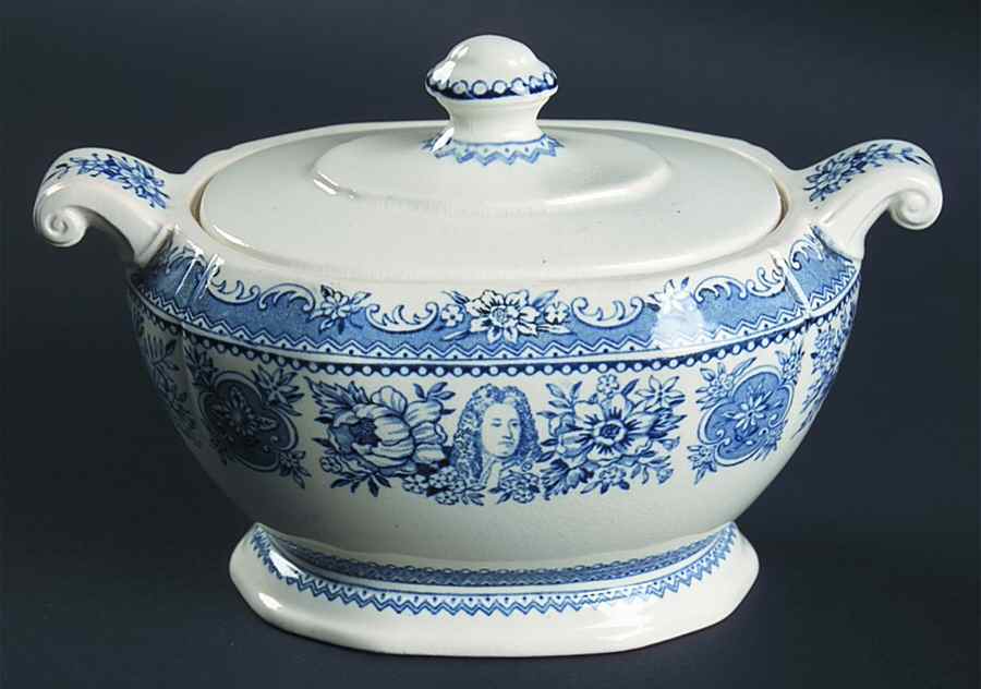 Yale University Blue (Not Embossed) Sugar Bowl & Lid by Wedgwood-1
