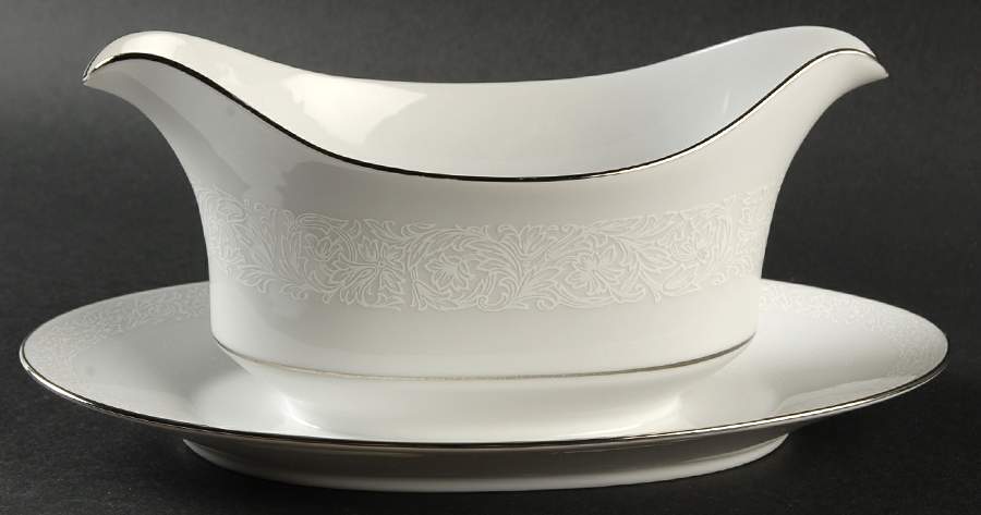 Bridal Lace Gravy Boat with Attached Underplate by Wyndham-1